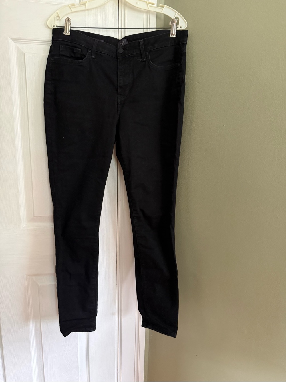 NYDJ Black Skinny Jeans - Sleek Slim Fit